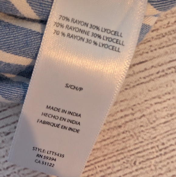 Beachlunchlounge blue and white nautical pinstripe casual tshirt. Size small - Picture 8 of 9